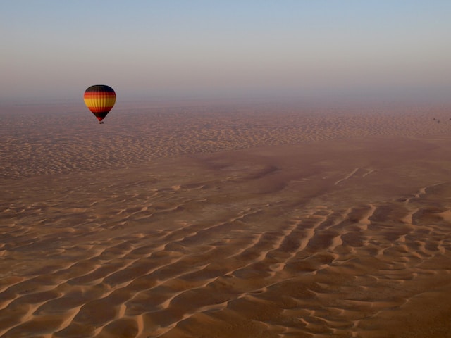 dubai hot air baloon tour from whitesky travel in dubai