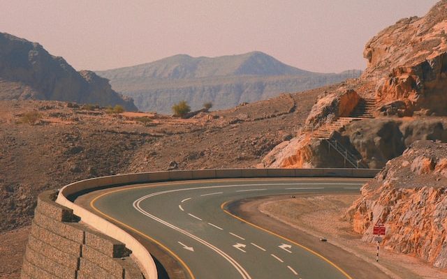 dubai oman border visa run