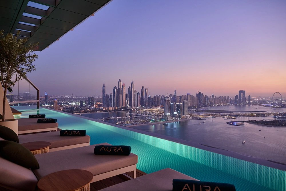 aura skypool lounge