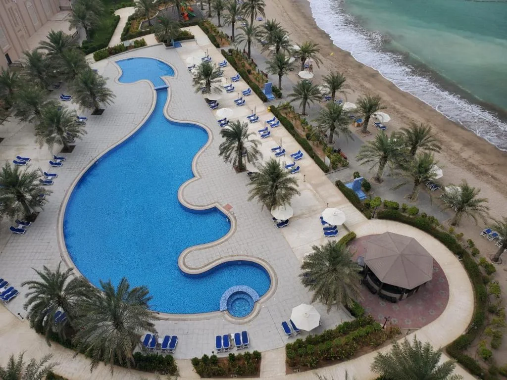 Al Bahar Hotel & Resort pool